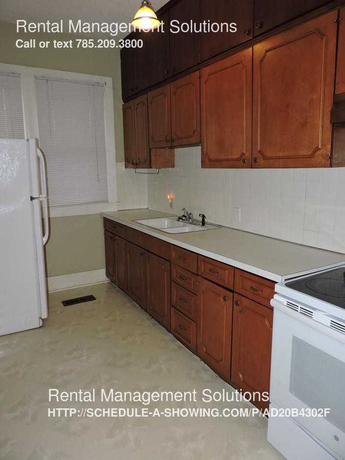 1354 Sw Mulvane - Photo 2 of 13