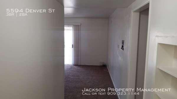 5594 Denver St - Photo 2 of 16