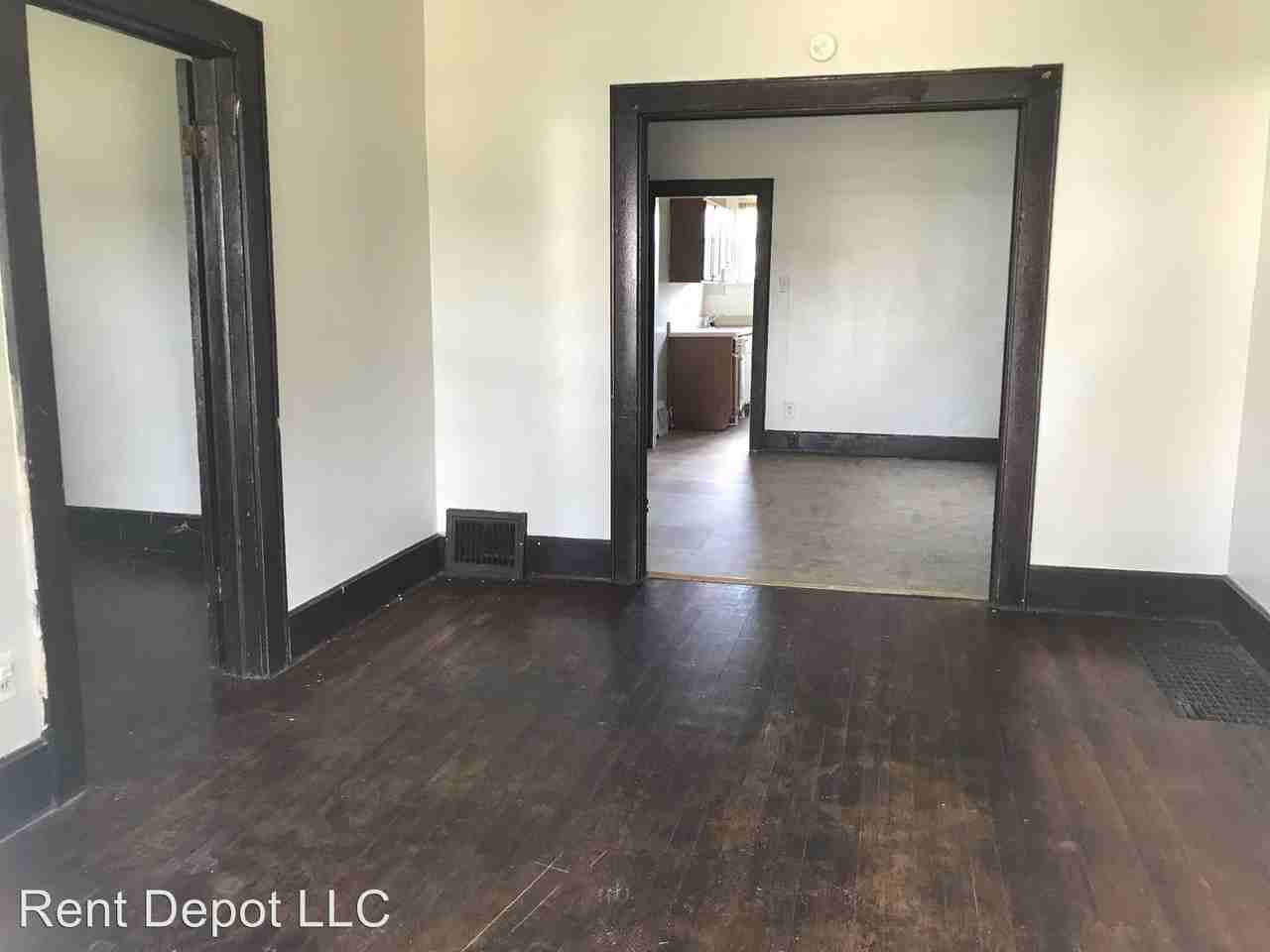 1413 E. Indiana St. - Photo 2 of 14
