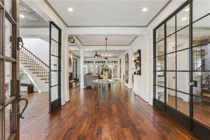 1692 Friar Tuck Road - Photo 2 of 40