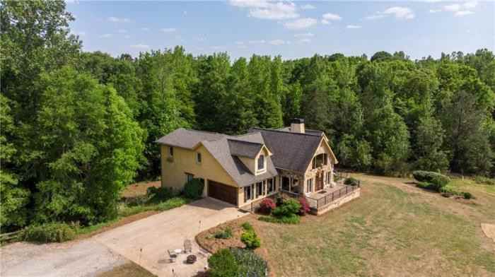 622 Magnolia Drive - Photo 3 of 40