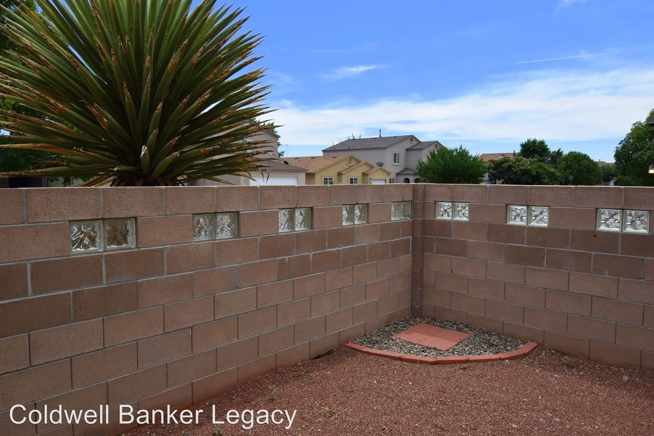 2015 Sea Breeze St Nw - Photo 2 of 21