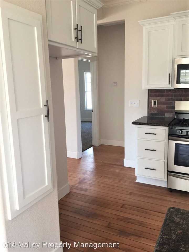 345 N F Street - Photo 2 of 11