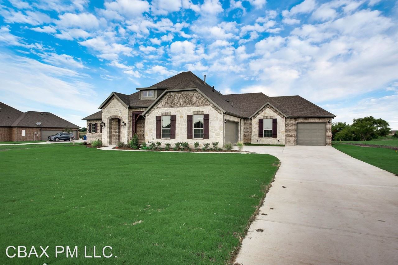 15088 Layden Farms - Photo 2 of 18