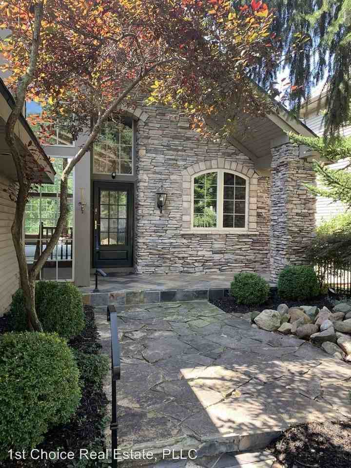 7930 Ashbrook Dr - Photo 2 of 22