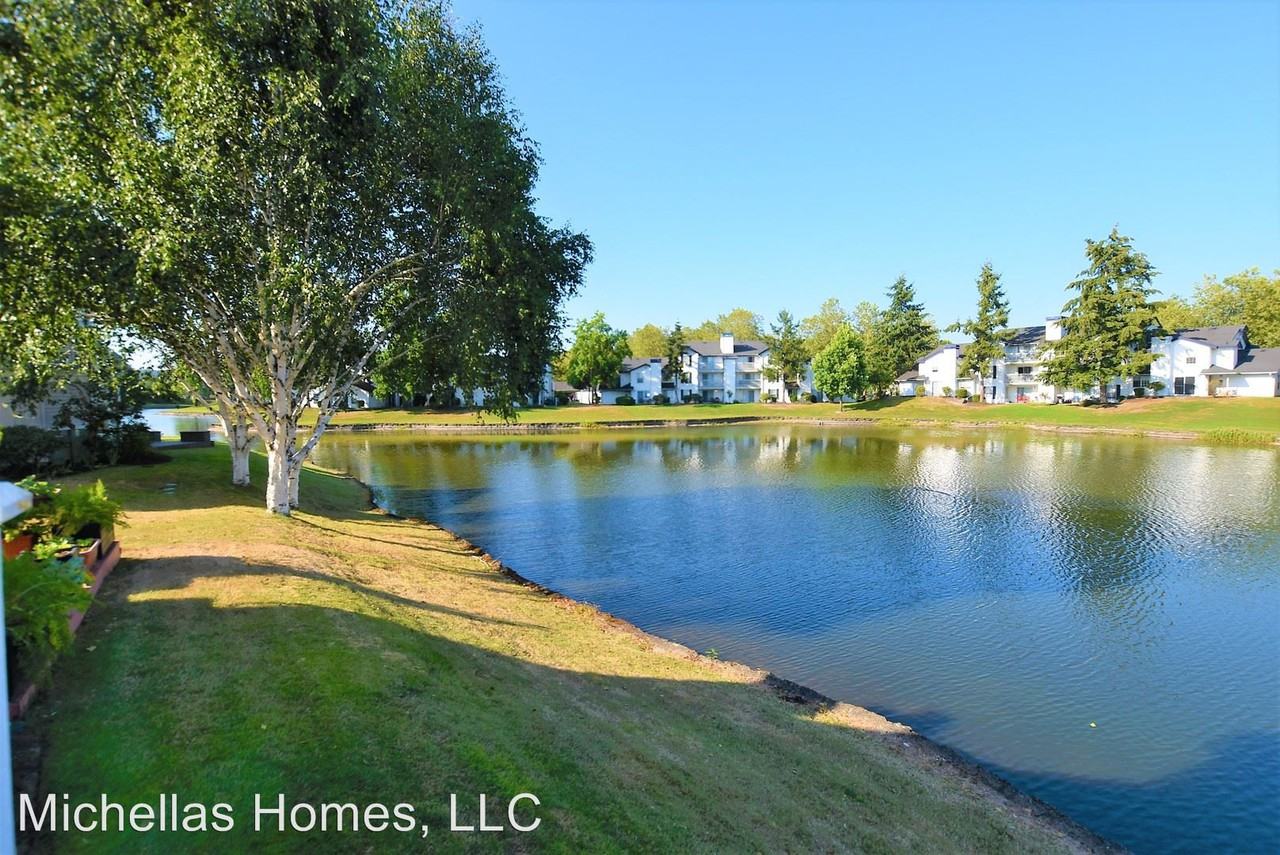 5720 S 237th St #21-2 - Photo 2 of 15