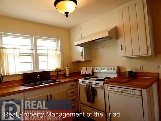 812 King George Dr. - Photo 2 of 11