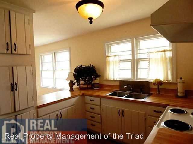 812 King George Dr. - Photo 3 of 11