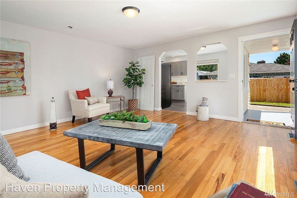 4202 S 176th St - Photo 3 of 22