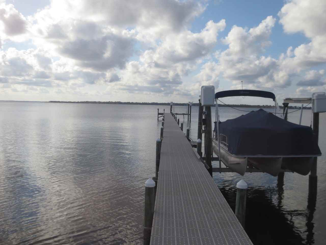 101 Sabine Dr - Photo 3 of 25