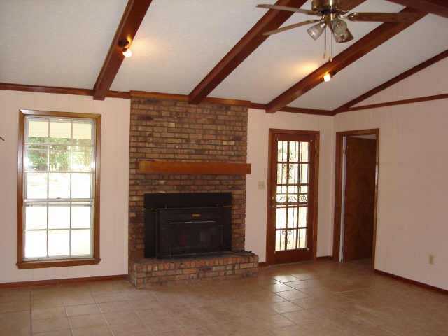 1217 Foxhill Dr - Photo 3 of 10