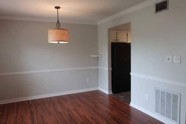 2911 Glenn Dr - Photo 2 of 13