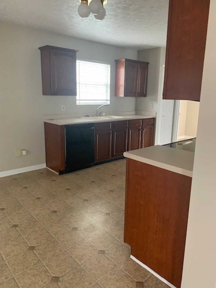 4421 Norfleet St - Photo 3 of 11