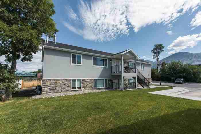 656 West Meadow Drive #102