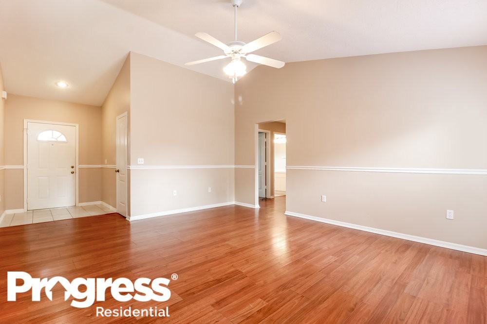 656 Lakemont Dr - Photo 3 of 16