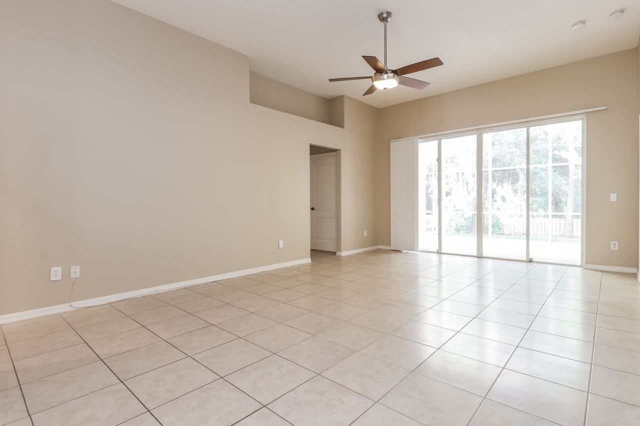 11733 Derbyshire Dr - Photo 3 of 21