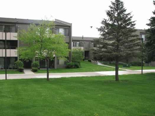 Park Plaza Apartments - Photo 3 of 15