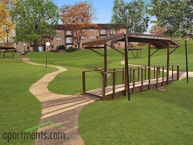 Oakview Terrace Apartments - Photo 2 of 4