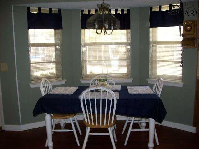 910 Preston - Photo 3 of 9