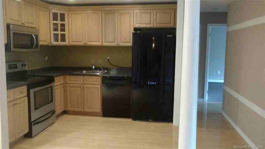 1215 Cromwell Hills Drive 1215 - Photo 3 of 18