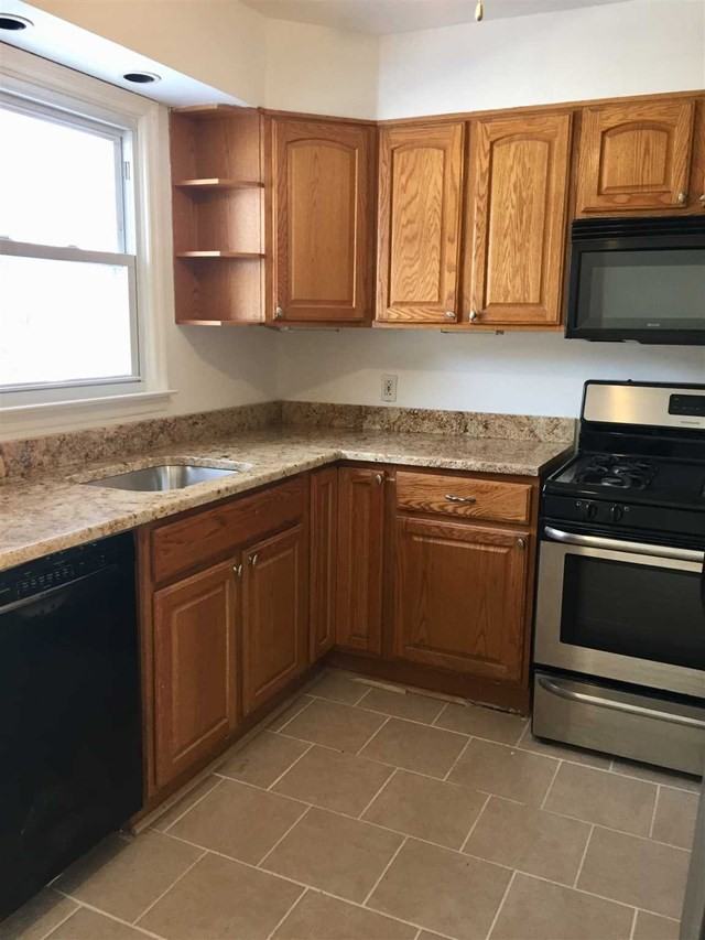 1668 Route 9 9g - Photo 3 of 23