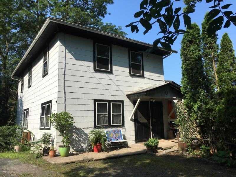 157 Flagstone Road - Photo 2 of 7