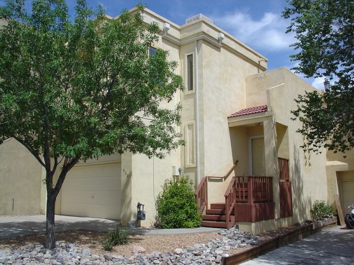 520 Pinon Creek Road Southeast - Photo 3 of 16