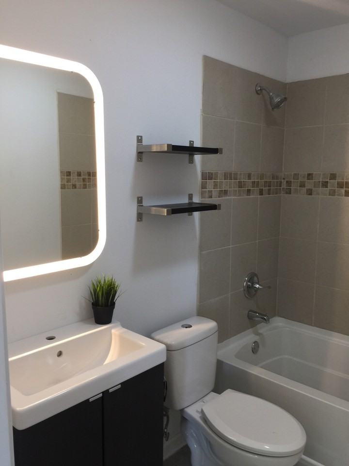 549 Harvey Ave - Photo 2 of 4