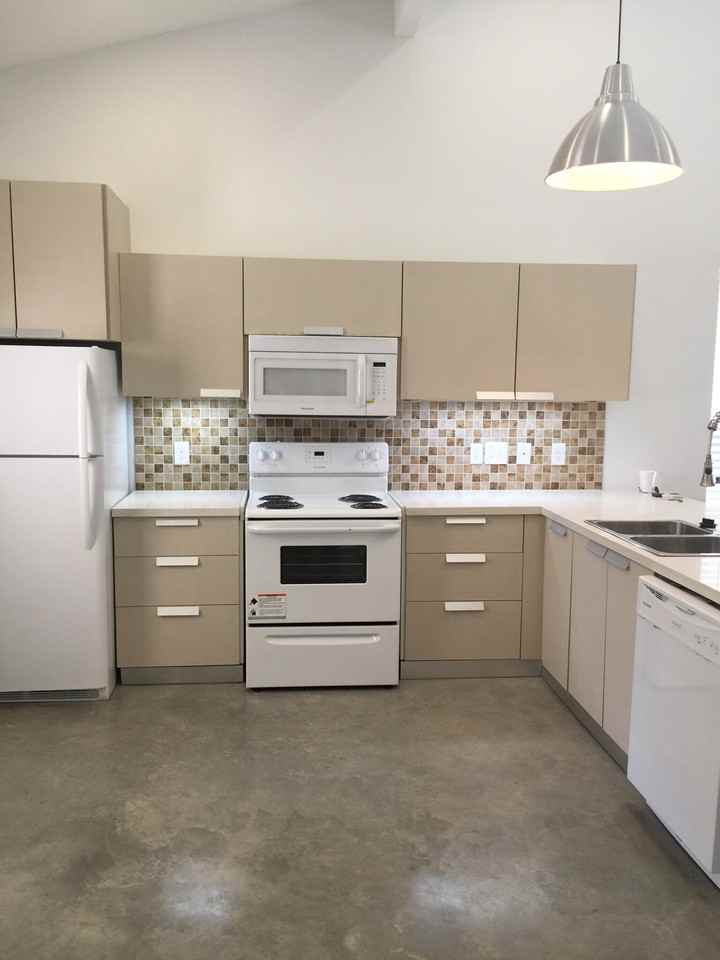 549 Harvey Ave - Photo 3 of 4