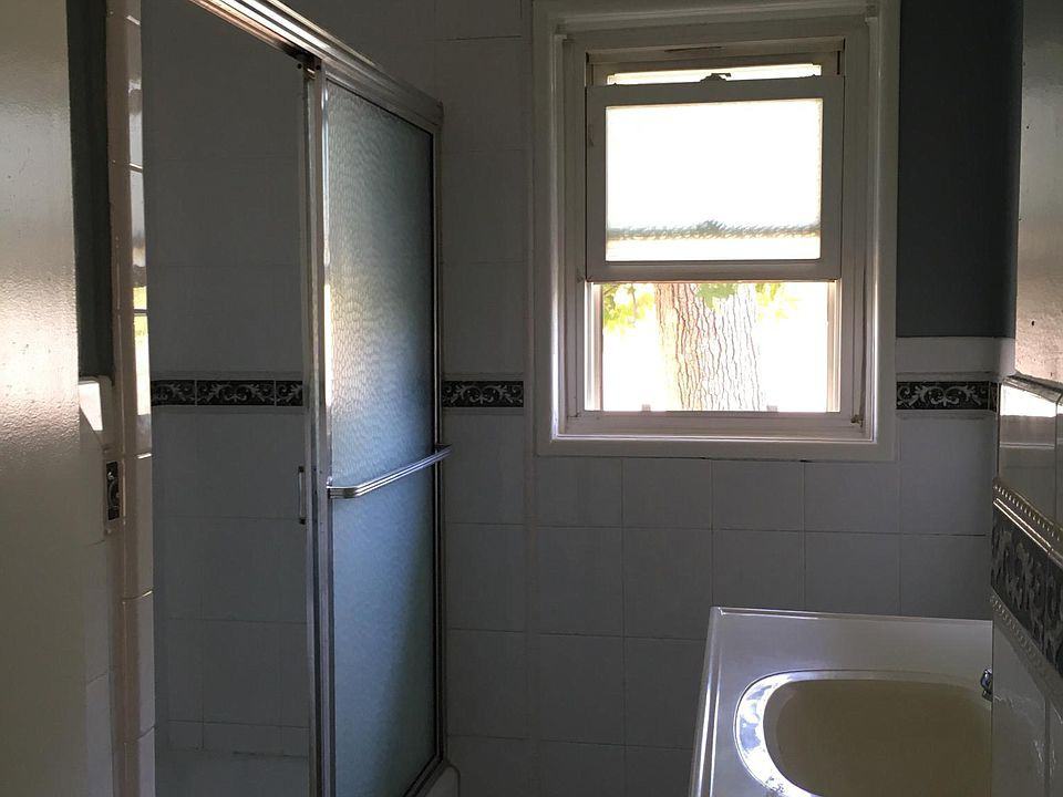 230 S Lark Ellen Ave #1 - Photo 3 of 6