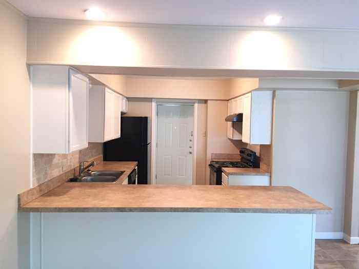 1718 Glen Alta Drive - Photo 2 of 20