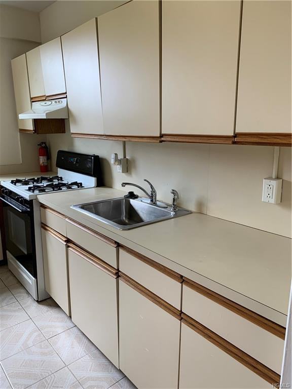 210 Pelham Road 5-A - Photo 3 of 9