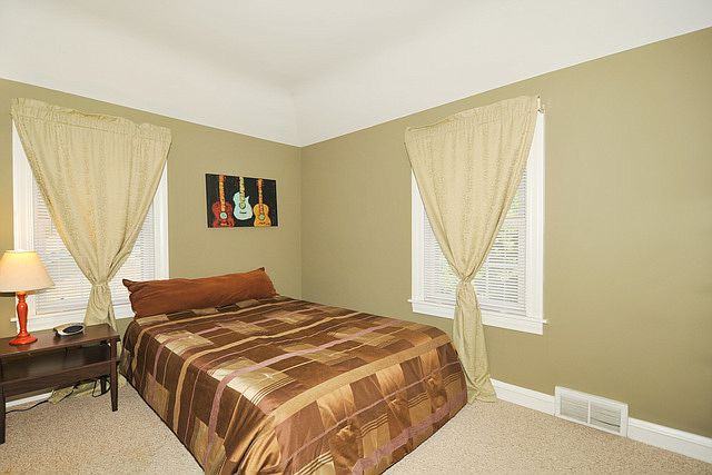 267 North Larch Avenue - Photo 2 of 10