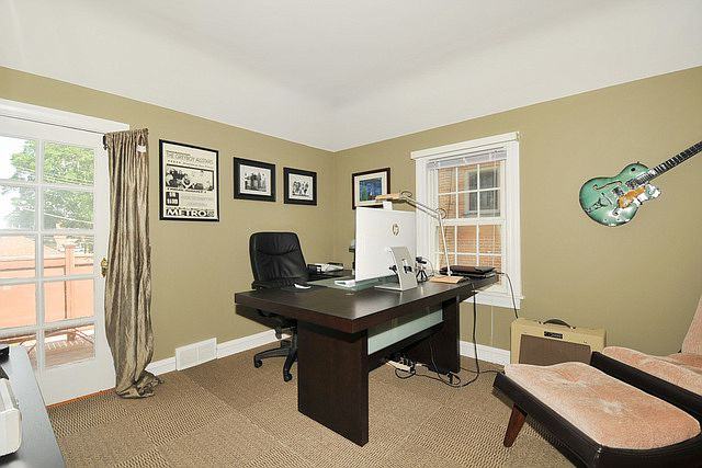 267 North Larch Avenue - Photo 3 of 10