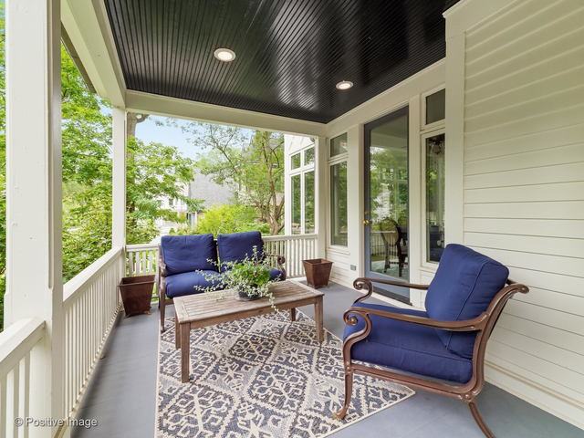 104 E 4th St - Photo 2 of 34