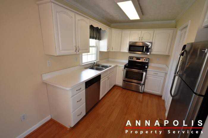 907 Hillside Ave - Photo 2 of 18