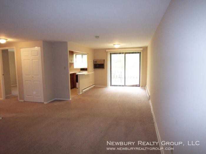 1459 Poplar Apts - Photo 2 of 5
