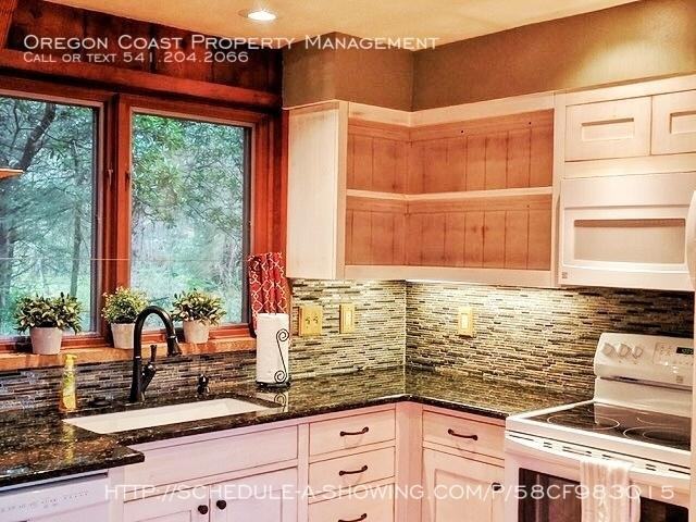 1150 Sw Walking Wood - Photo 2 of 27