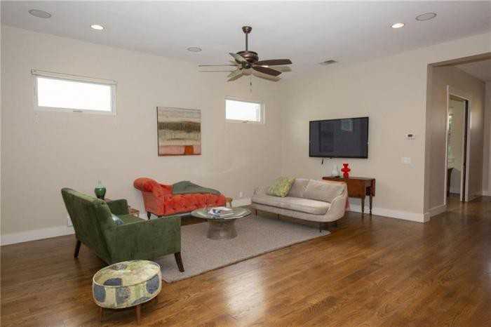 3207 Churchill Dr - Photo 3 of 14