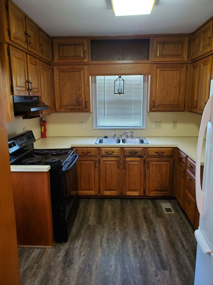 3945 Singer Dr - Photo 6 of 13