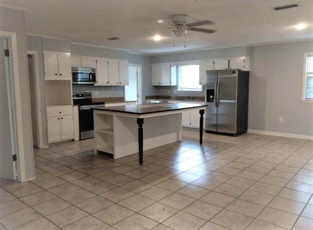 325 Emerson Dr - Photo 2 of 24