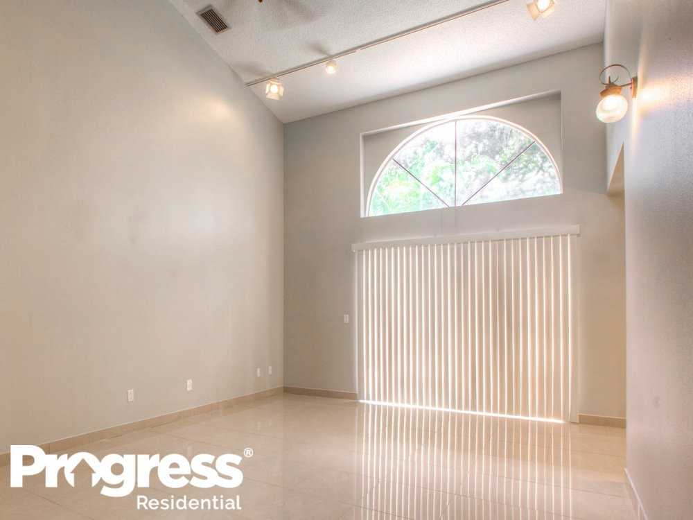 10771 Satinwood Cir - Photo 2 of 17