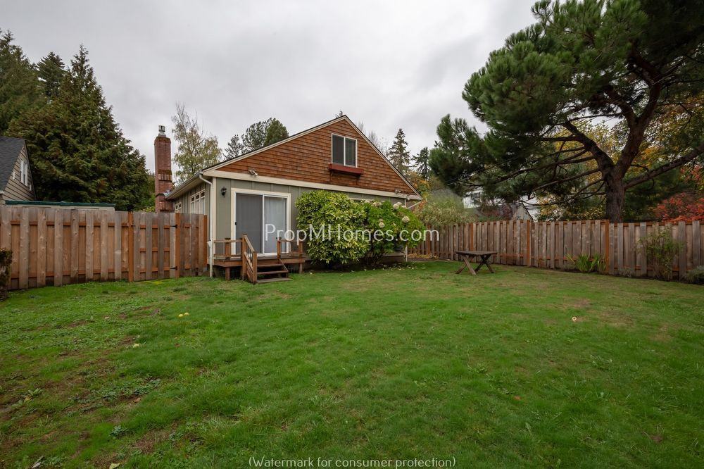 865 7th St - Photo 2 of 22