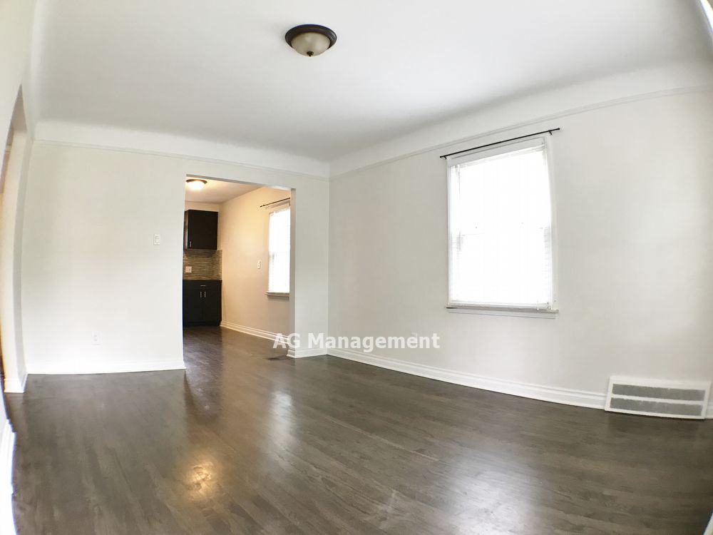 3734 Buckingham Ave - Photo 2 of 21