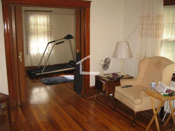 81 Nonantum St - Photo 3 of 12