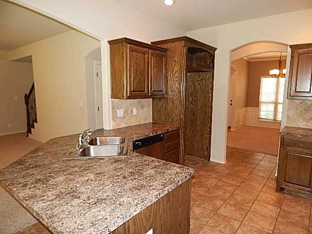 2720 W Pensacola St - Photo 3 of 24