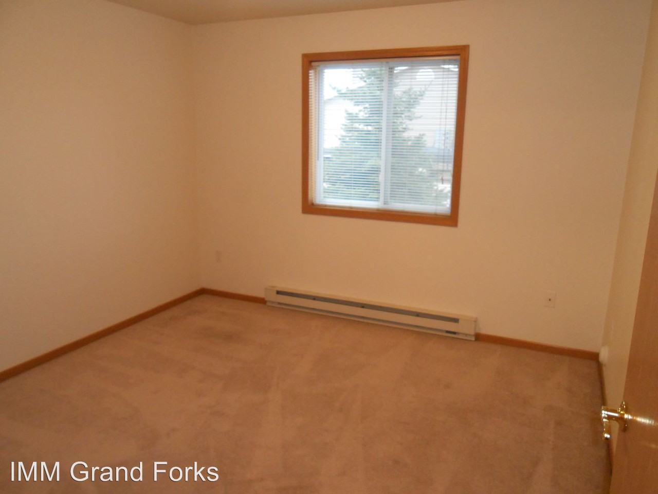 1510, 1512, 1514 and 1516 Spruce Drive NE - Photo 2 of 10