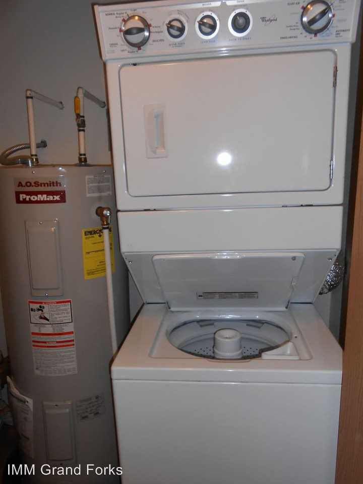 1510, 1512, 1514 and 1516 Spruce Drive NE - Photo 3 of 10