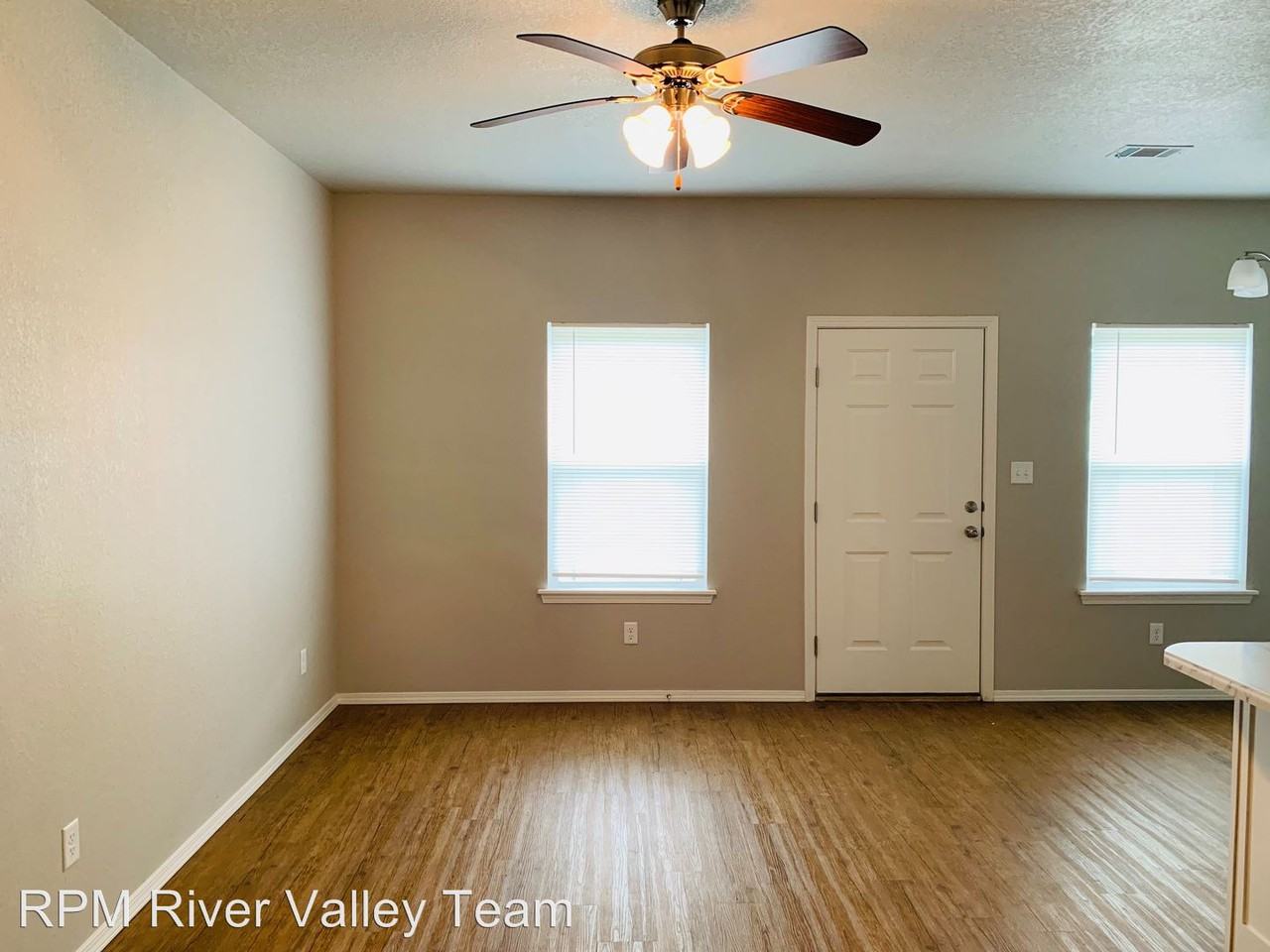 2108 Ingalls Lane Apartement C - Photo 3 of 21