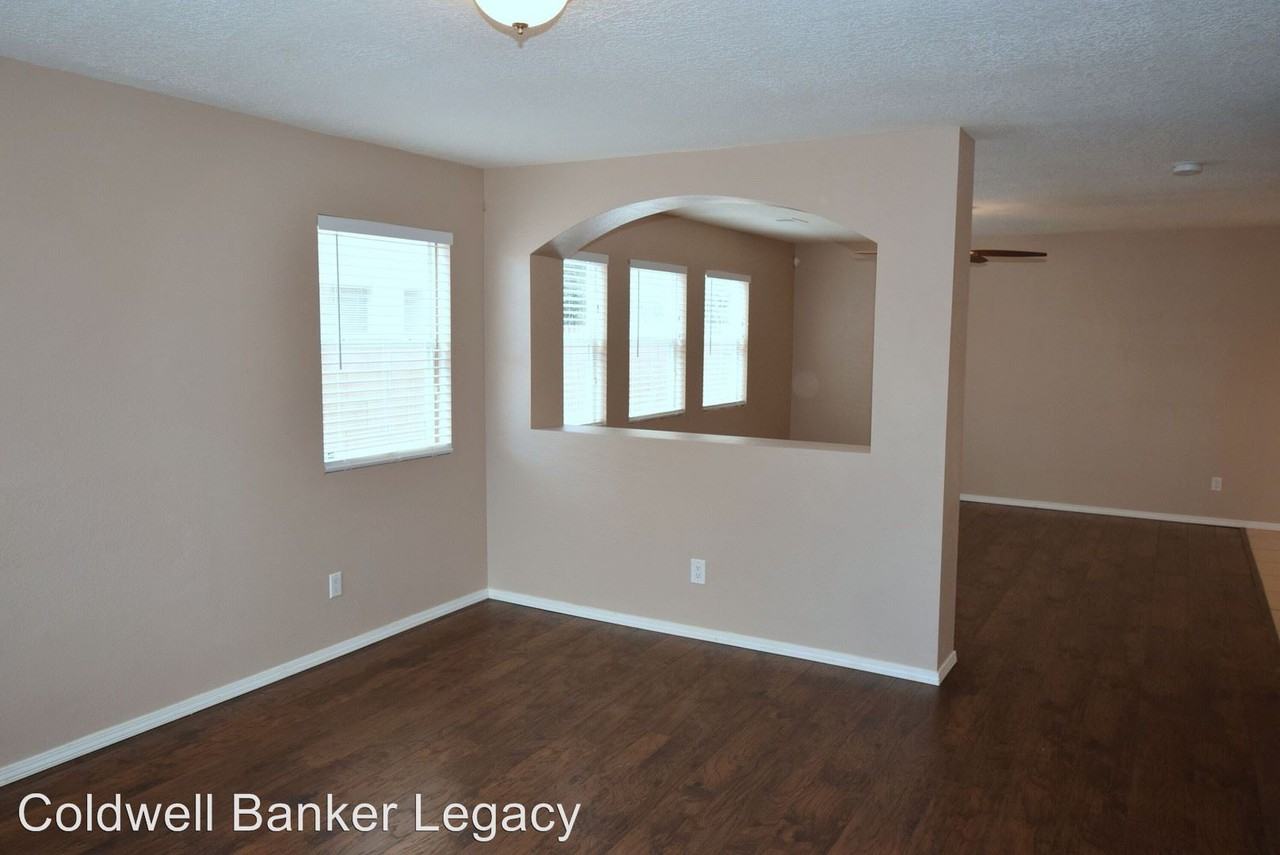 2015 Sea Breeze St Nw - Photo 3 of 21